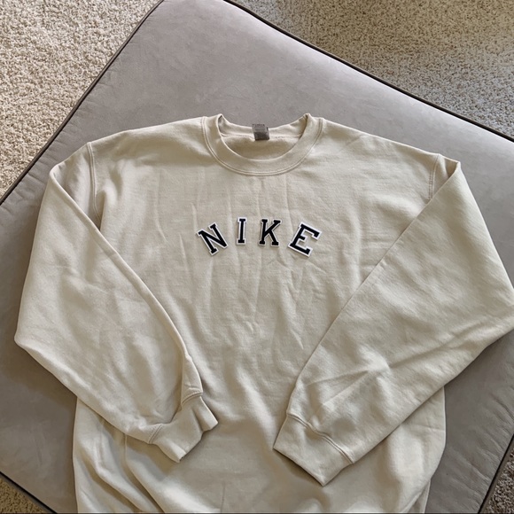 nike beige crewneck 🤍 - Picture 6 of 13